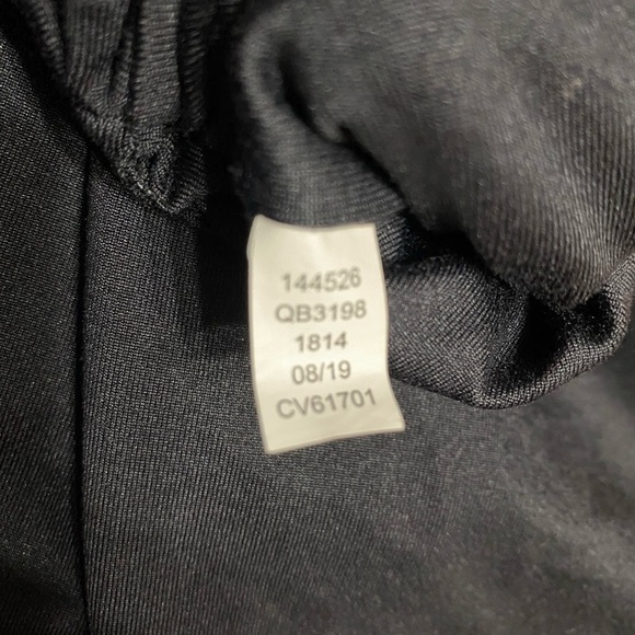 velocity High Rise LengthLeggings in Black Medium - Picture 7 of 9